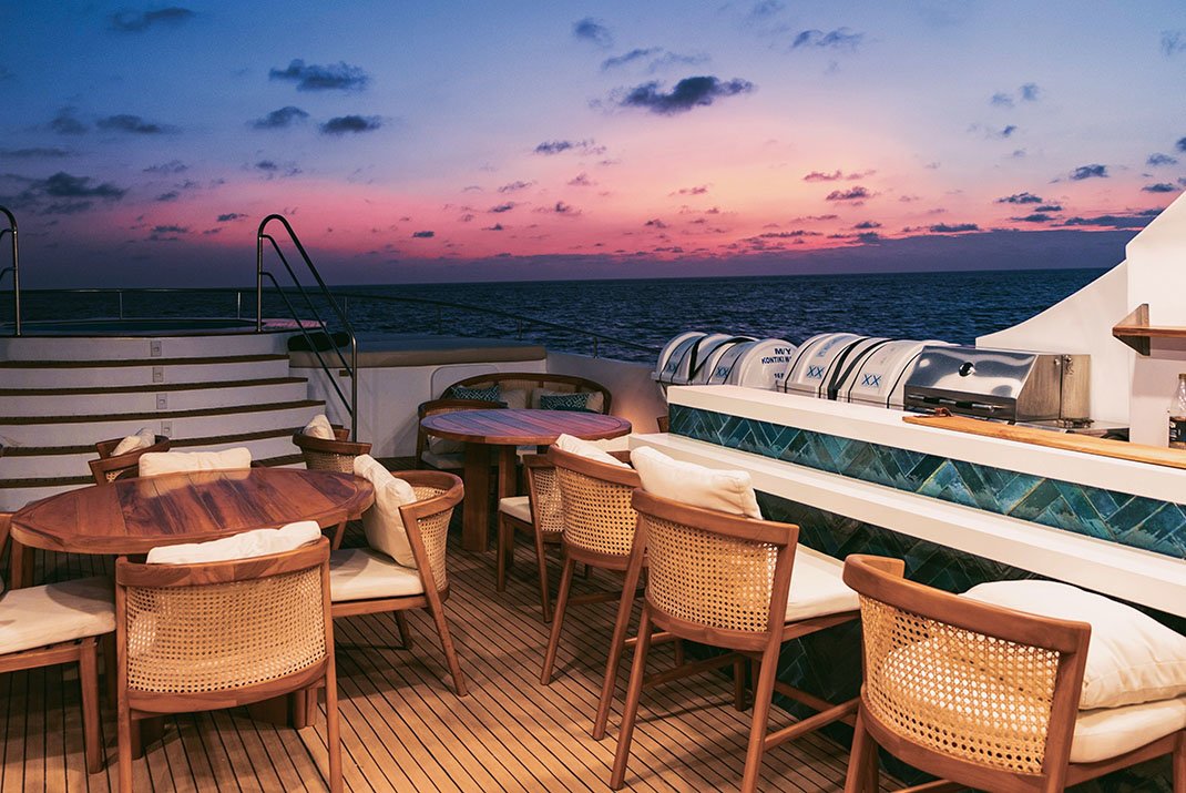 214-5.1-cambio - Kontiki Small Ship Expedition Sunset: A Sacred Pause